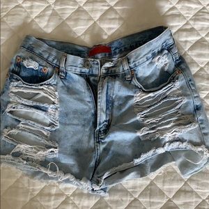 ADORABLE High-waisted Jean Shorts Size 4/6